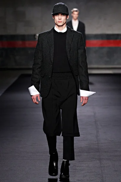 Look 27